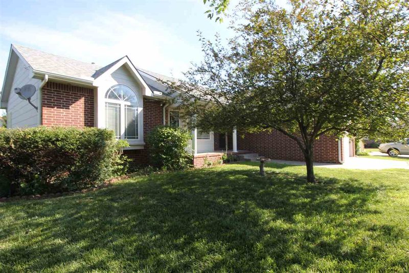 10240 E Skinner Ct, Wichita, KS 67207