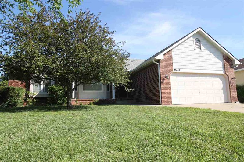 10240 E Skinner Ct, Wichita, KS 67207