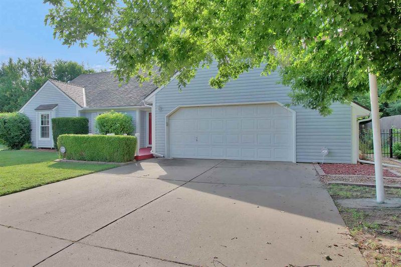 324 N Lakeside, Andover, KS 67002