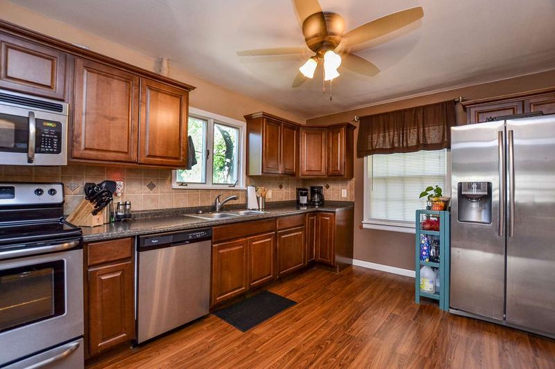 556 N Pershing St, Wichita, KS 67208