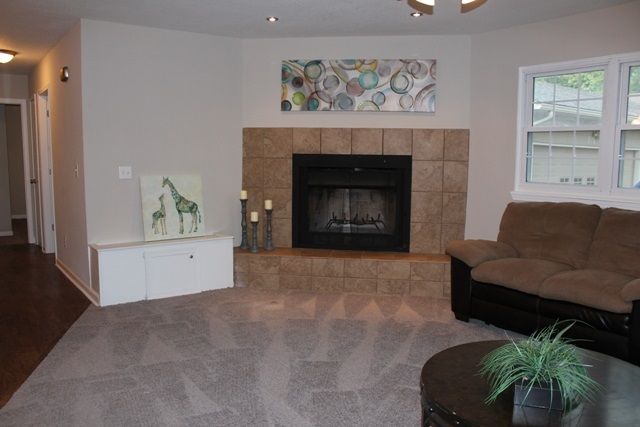 108 E Fox Brier Rd, Rose Hill, KS 67133
