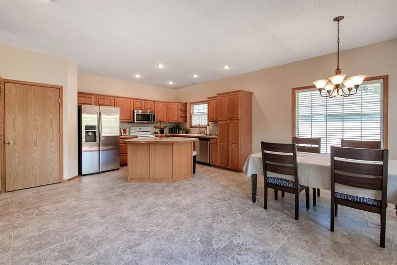 620 N Westchester Dr, Andover, KS 67002