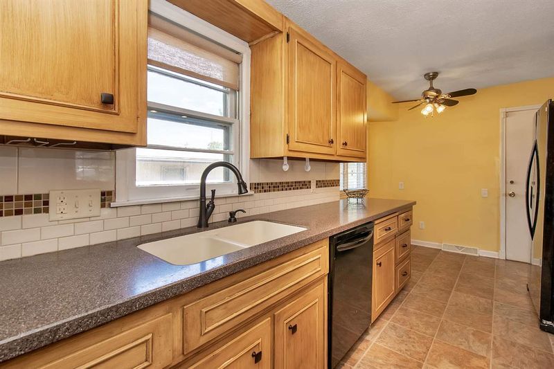 1101 S Paige St, Wichita, KS 67207
