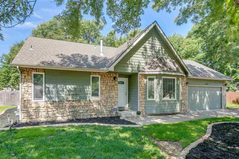6747 E Pepperwood Ct, Wichita, KS 67226