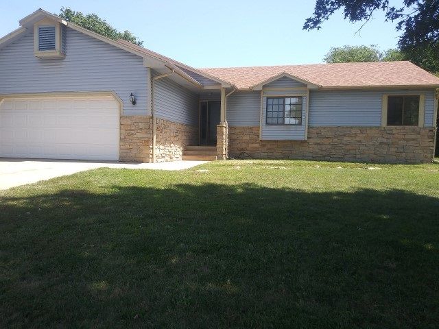 812 E Erin Ln, Mulvane, KS 67110