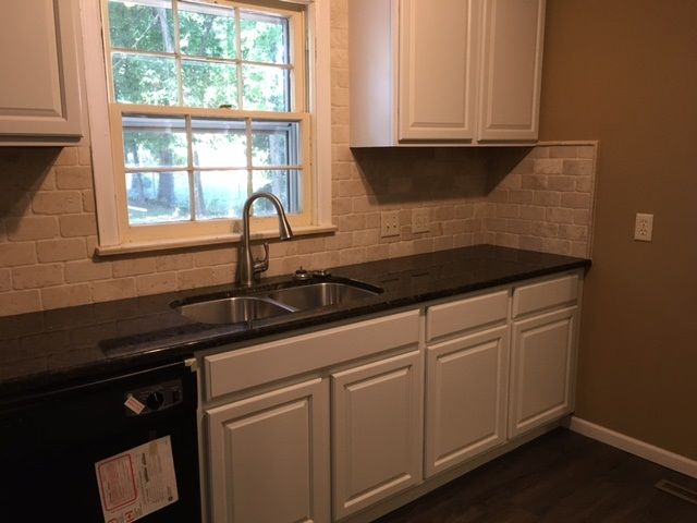 425 S Elpyco Ave, Wichita, KS 67218