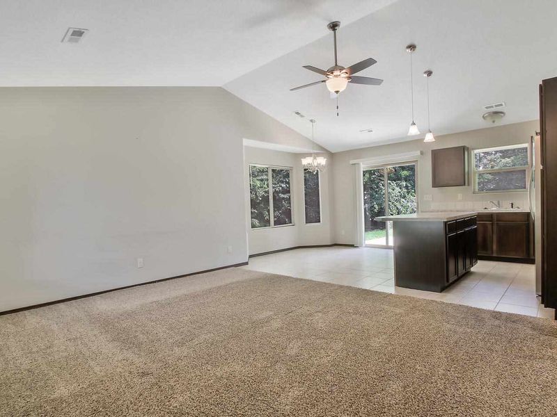 561 W 2nd Ave, Valley Center, KS 67147