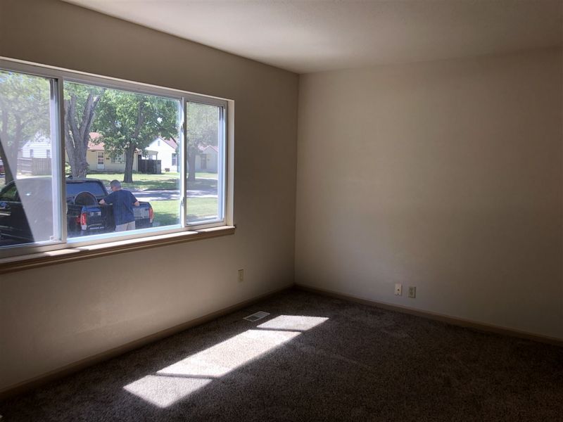 2324 S Main St, Wichita, KS 67213