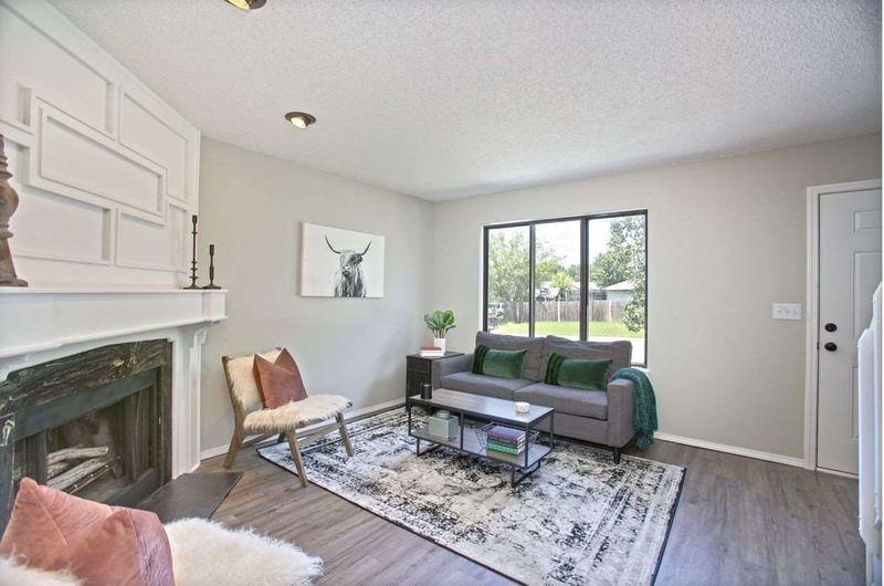 103 W North Point Dr, Derby, KS 67037