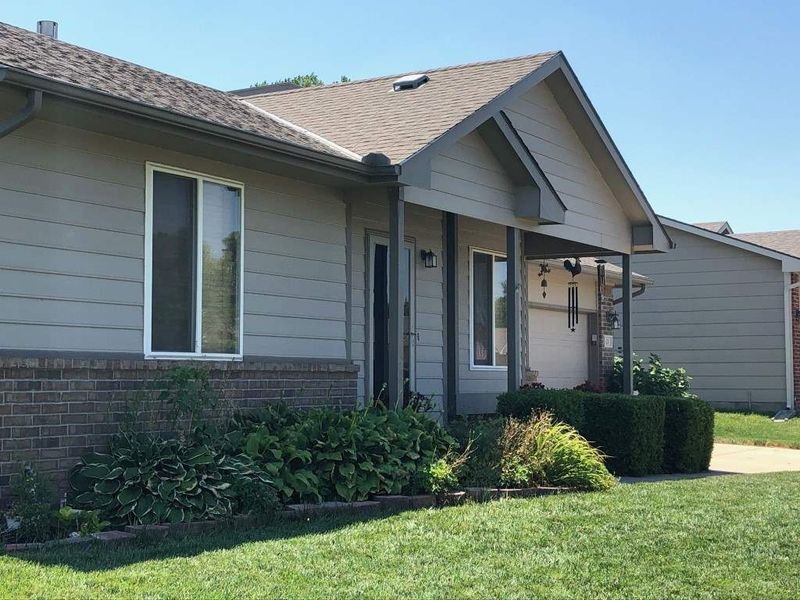 621 Plantation St, Maize, KS 67101
