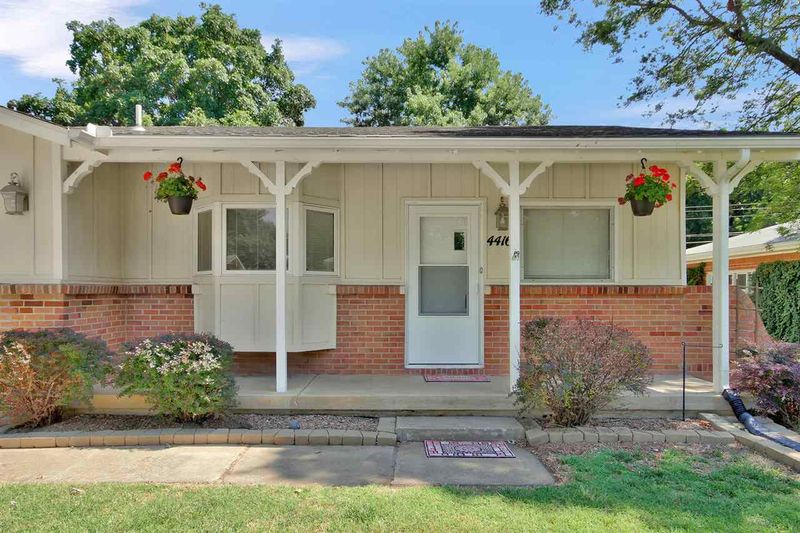 4416 Gunnison St, Bel Aire, KS 67220