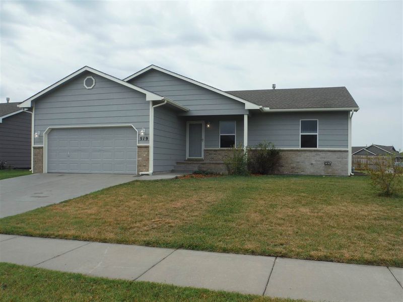 519 S Longbranch, Maize, KS 67101