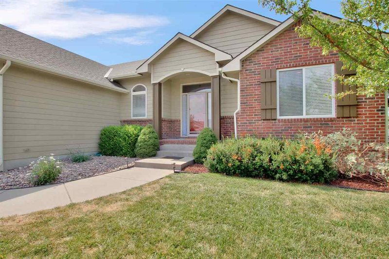13813 E Peppertree St, Wichita, KS 67228