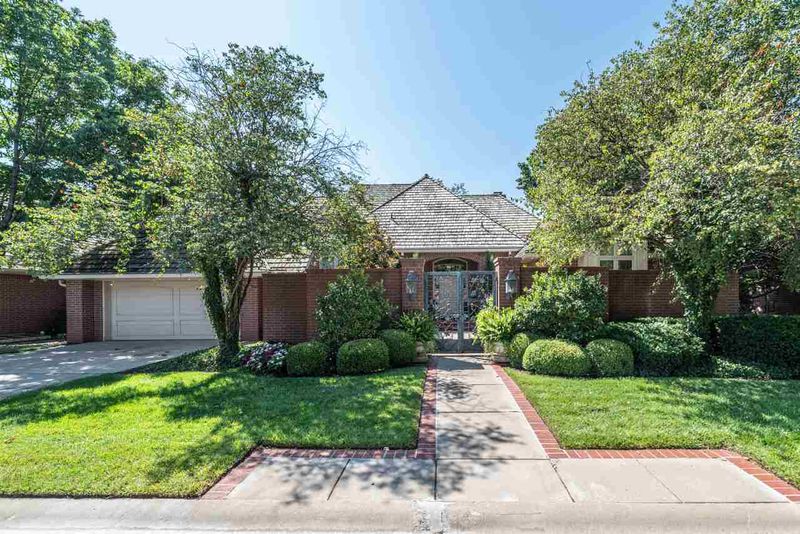 9115 E Killarney Pl, Wichita, KS 67206