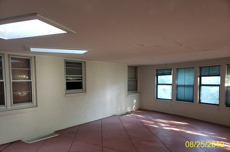 2105 S Glendale, Wichita, KS 67216