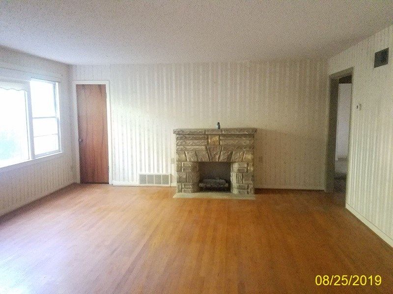 2105 S Glendale, Wichita, KS 67216