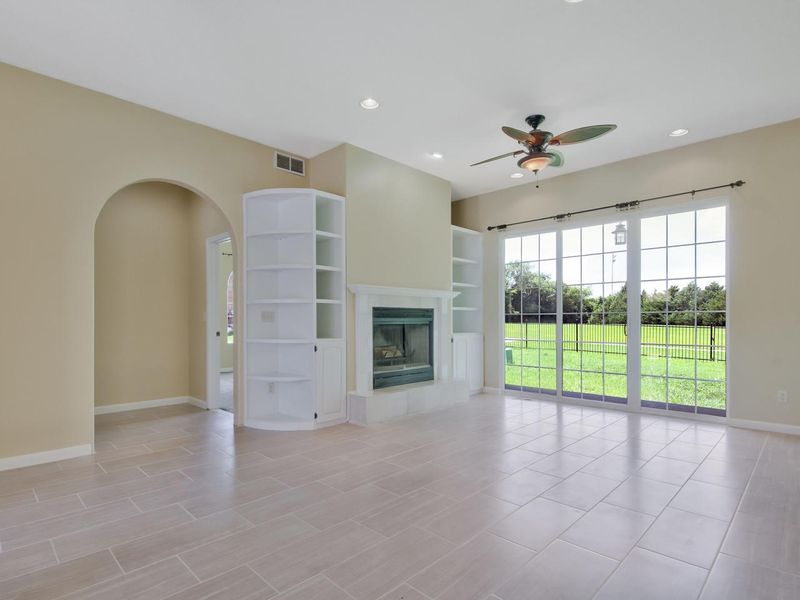 1233 S Arbor Meadows St, Derby, KS 67037