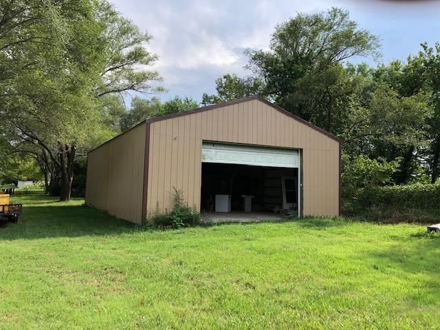 421 W 10th, Andover, KS 67002