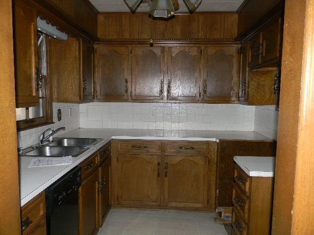 2010 E 53rd, Wichita, KS 67216