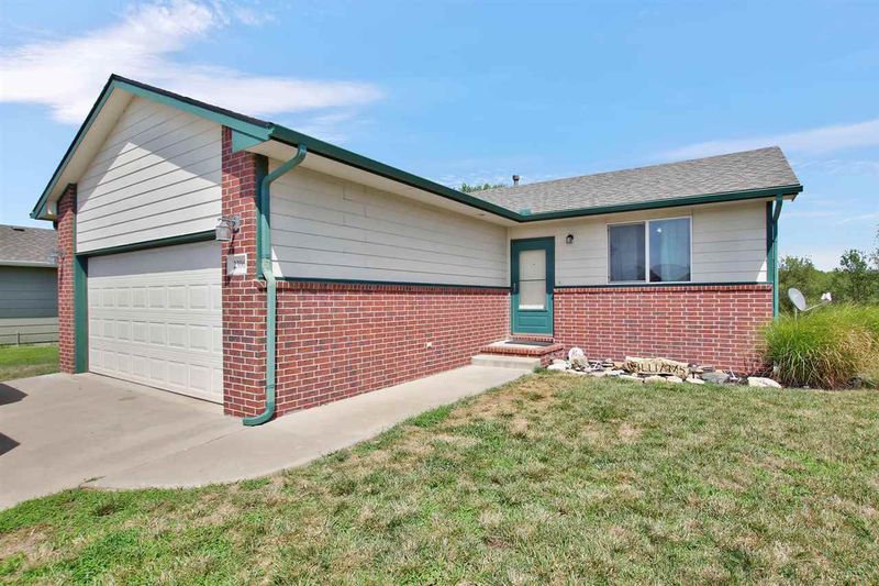 2306 S Rogers Ln, Wichita, KS 67235