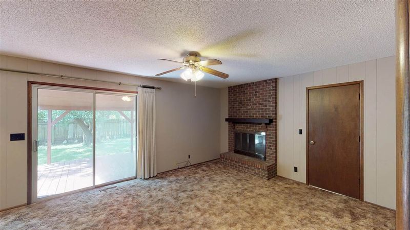 301 E 1st Ave, Goddard, KS 67052