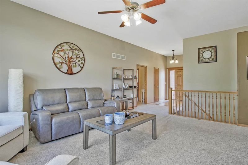 710 Chelsea St, Haysville, KS 67060