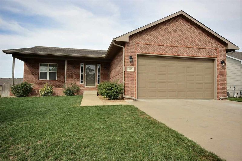 805 S Hedgewood, Andover, KS 67002