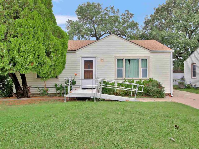1359 S Gordon, Wichita, KS 67213