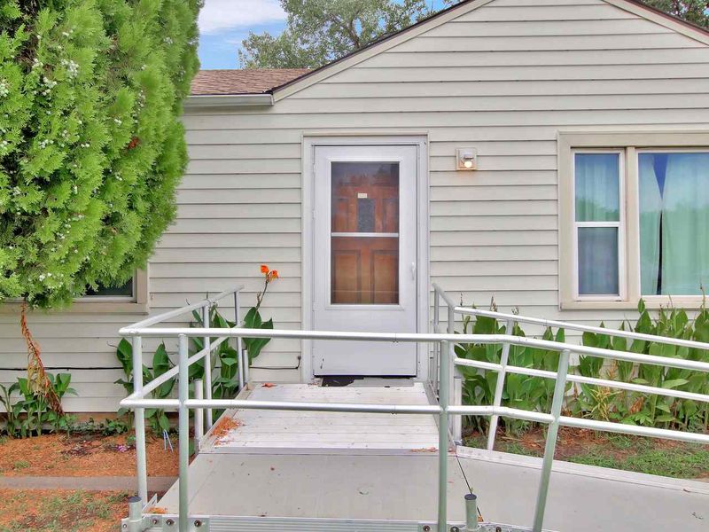 1359 S Gordon, Wichita, KS 67213