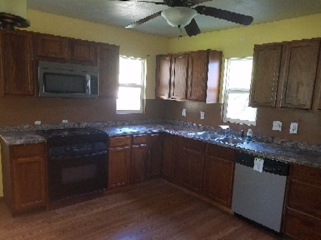110 N Thomas St, Mount Hope, KS 67108