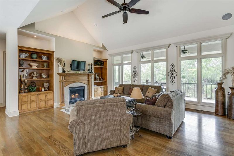 425 E Prairie Point Cir, Andover, KS 67002