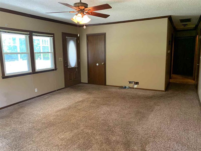 224 W 10th St, Andover, KS 67002