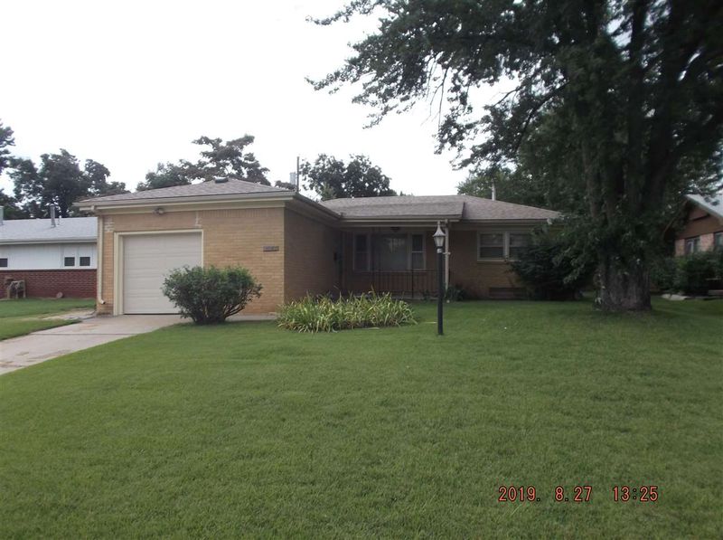 1022 S Capri, Wichita, KS 67207