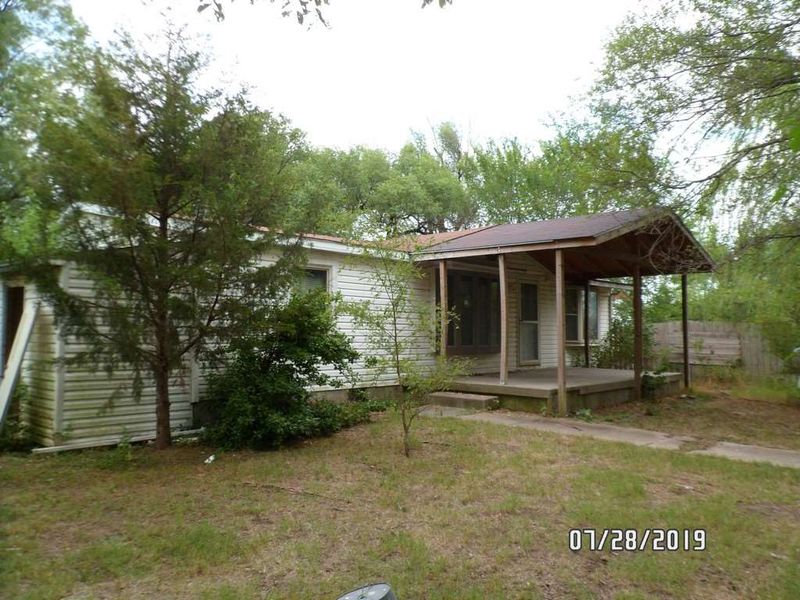 1511 E Capital Rd, Andover, KS 67002