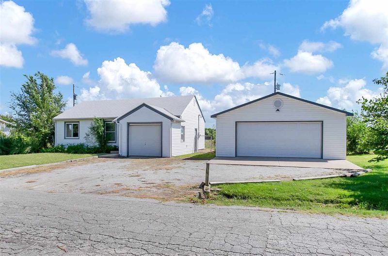 1334 Lavern St, Andover, KS 67002