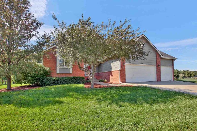 1931 N Northridge St, Andover, KS 67002