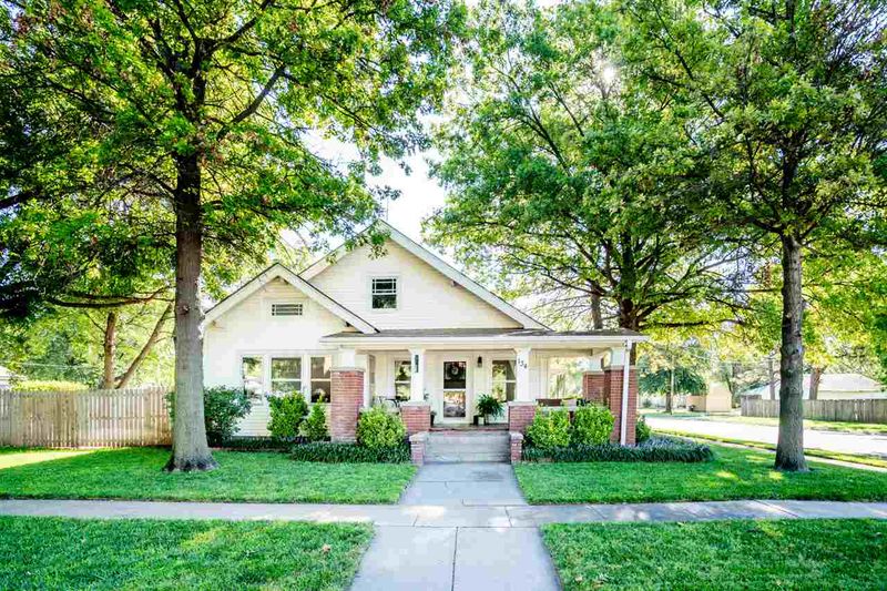 134 S 3rd St, Colwich, KS 67030