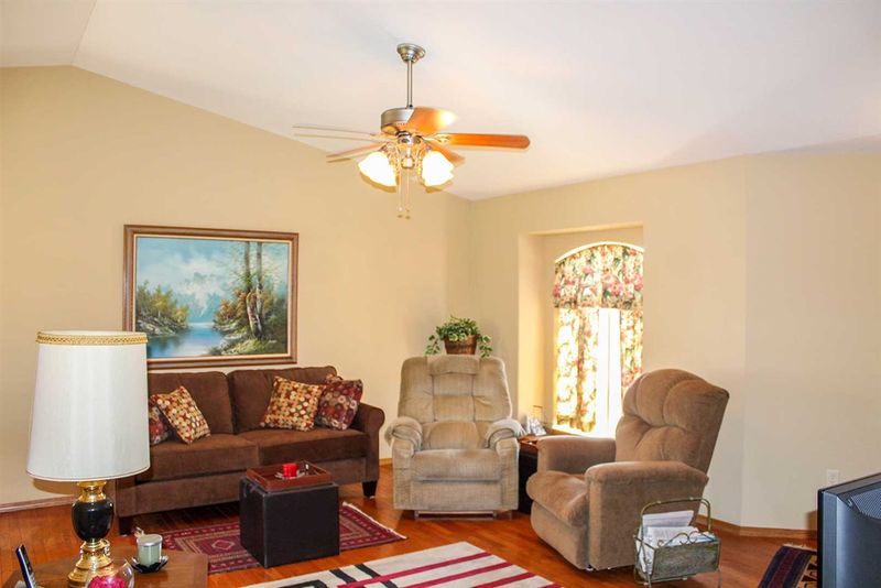 1418 N Spring Ridge Dr, Derby, KS 67037