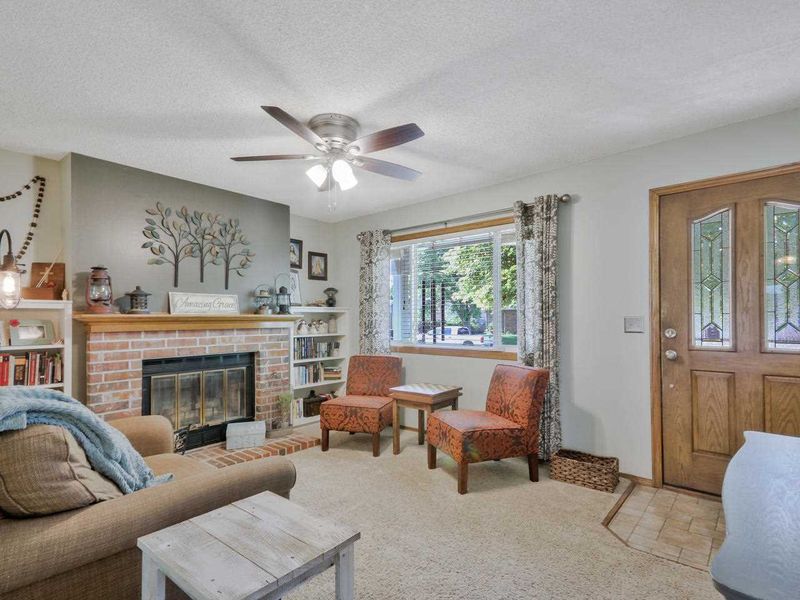 24 E Woodland Dr, Augusta, KS 67010
