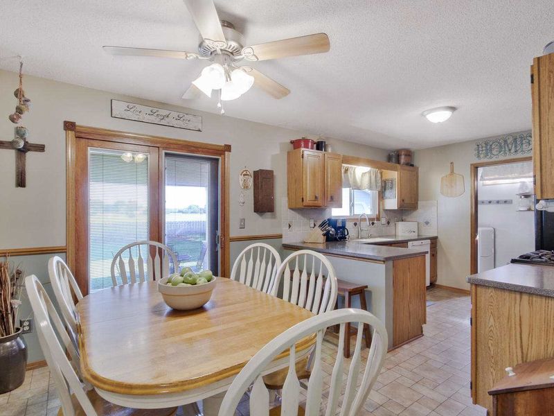24 E Woodland Dr, Augusta, KS 67010