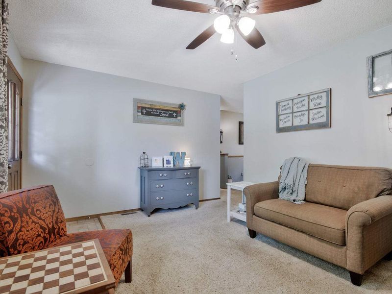 24 E Woodland Dr, Augusta, KS 67010