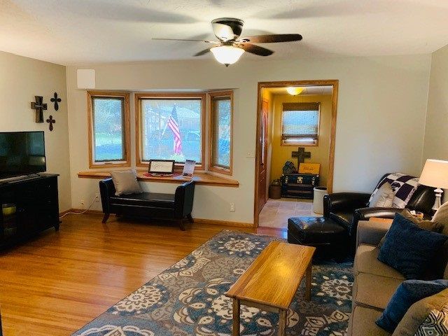 1324 N Westview Dr, Derby, KS 67037