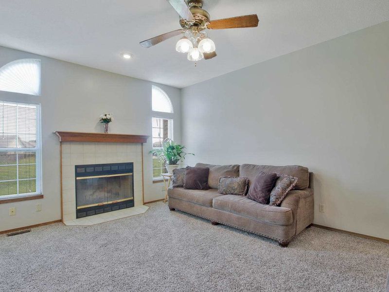 5718 E Pembrook Cir, Wichita, KS 67220