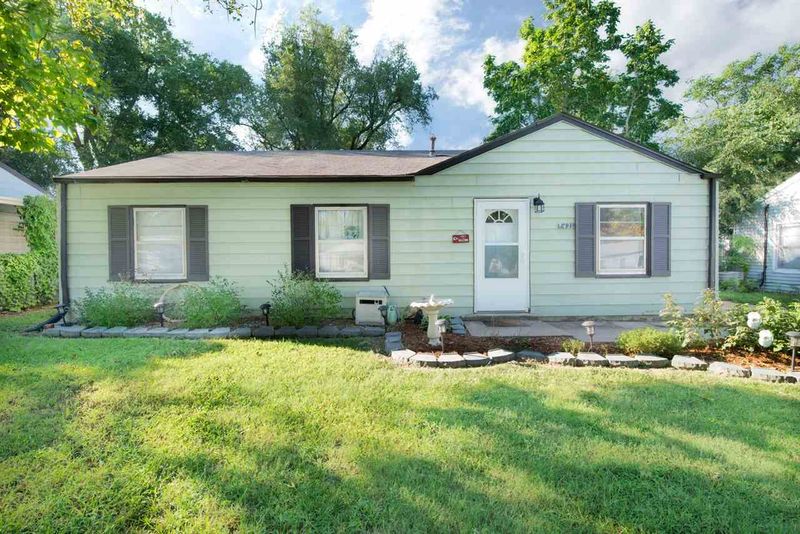1421 E Frontenac St, Park City, KS 67219