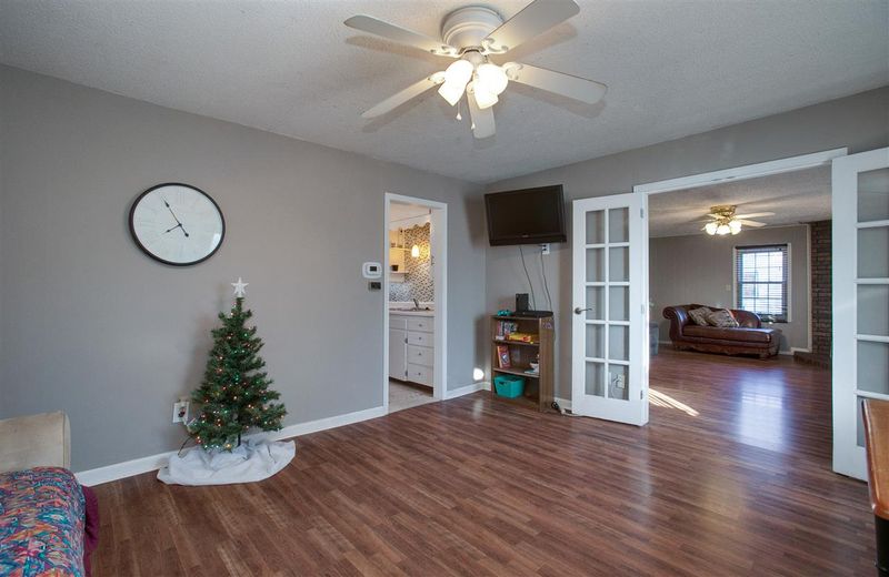 801 N Elder St, Wichita, KS 67212