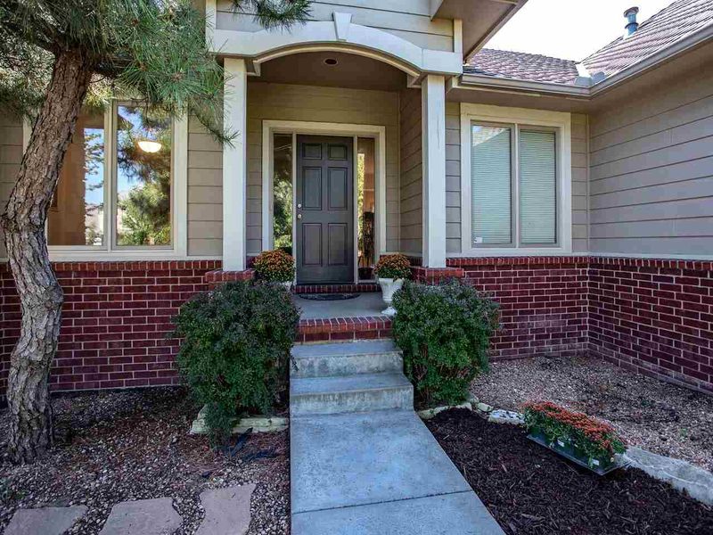 7825 E Oakmount St, Wichita, KS 67226