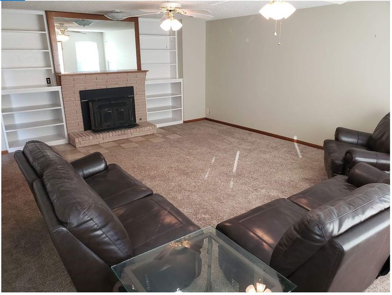 526 E 33rd St S, Wellington, KS 67152