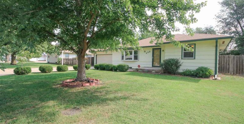 408 Alice Ave, Newton, KS 67114