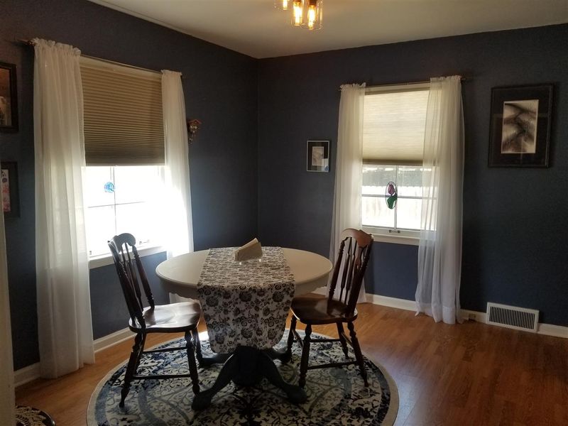 224 S Walnut St, Newton, KS 67114