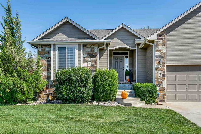1338 S Summit Rd, Derby, KS 67037